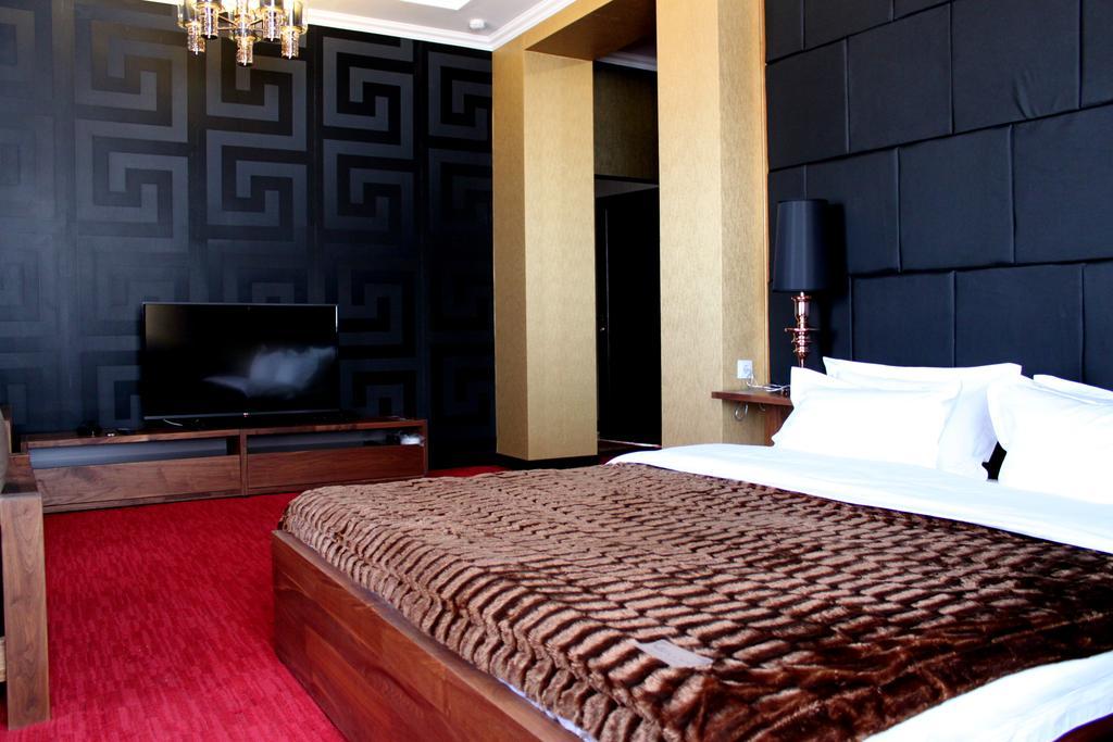 Astor Hotel & Spa Bishkek Exterior photo